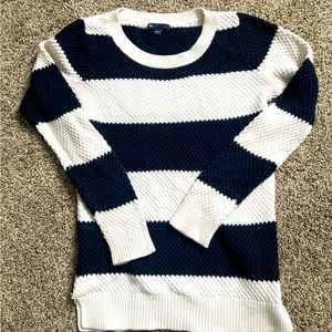 Gap sweater